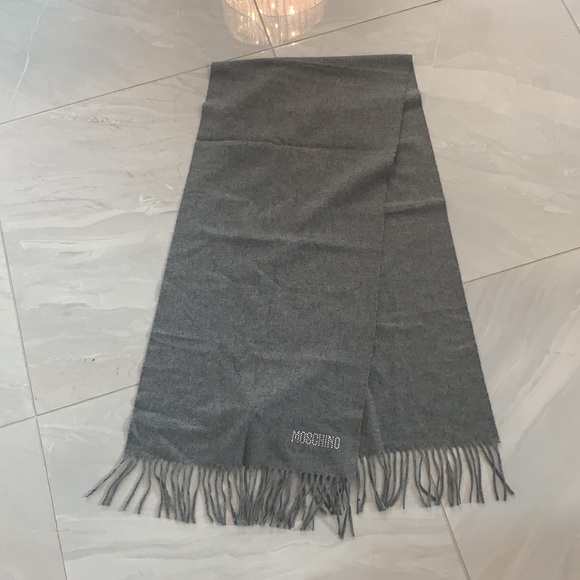 NWOT MOSCHINO wool scarf - Picture 4 of 5